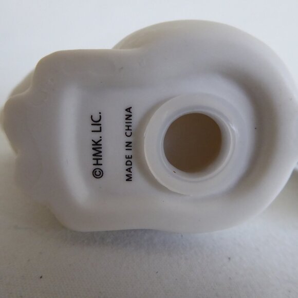 NEW HALLMARK BRAND PORCELAIN WHITE BUNNY RABBIT SALT & PEPPER SHAKER SET - Picture 8 of 8